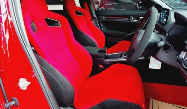 2023 Honda Civic 2.0 Type R Hatchback Red on Red Siap Pakai Merah full