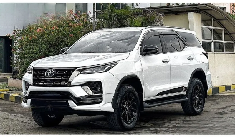 2024 Toyota Fortuner 2.8 GR Sport SUV KM 1.200 PERAK TDK JD PKAI Toyota New Fortuner 2.8 GR Sport AT FACELIFT White On Black NIK 2024 LIKE NEW full