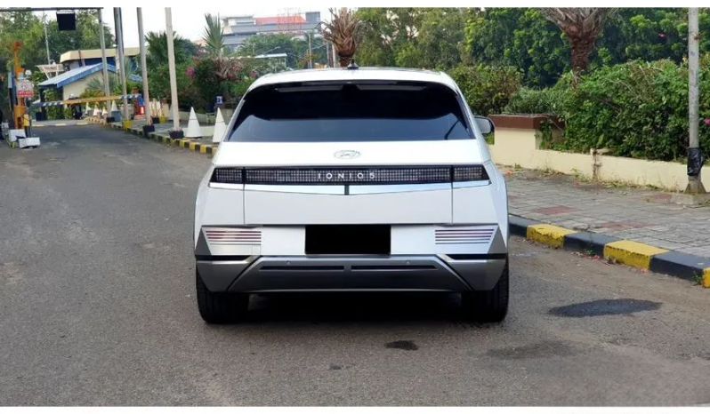 2024 Hyundai IONIQ 5 0.0 Long Range Signature Wagon EV AT Putih Pemakaian 2024 NIK 2023 [ KM ANTIK 6RB ] full