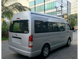 2024 Toyota Hiace 3.0 Commuter Van Wagon full