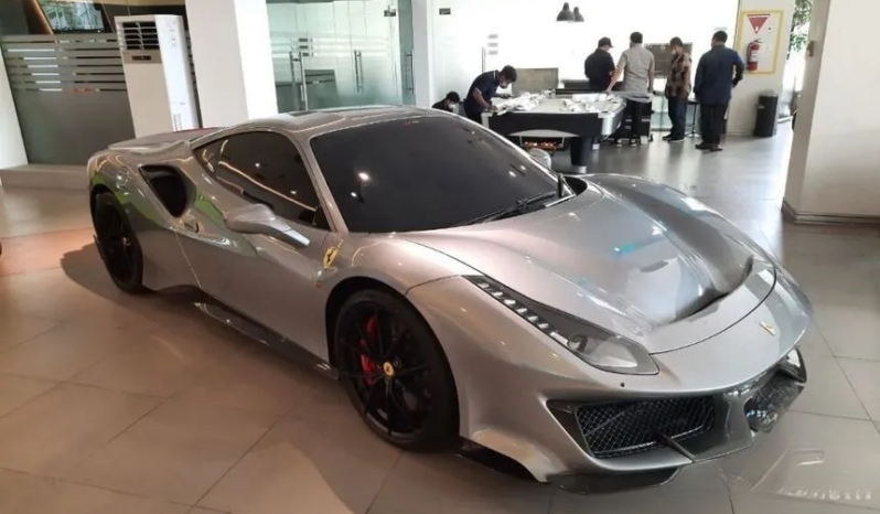 2020 Ferrari 488 Pista 3.9 Coupe Grigio Titanio Metall on Alcantara Charcoal, Hub Kevin full