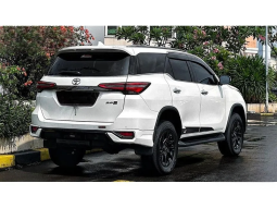 2024 Toyota Fortuner 2.8 GR Sport SUV KM 1.200 PERAK TDK JD PKAI Toyota New Fortuner 2.8 GR Sport AT FACELIFT White On Black NIK 2024 LIKE NEW full