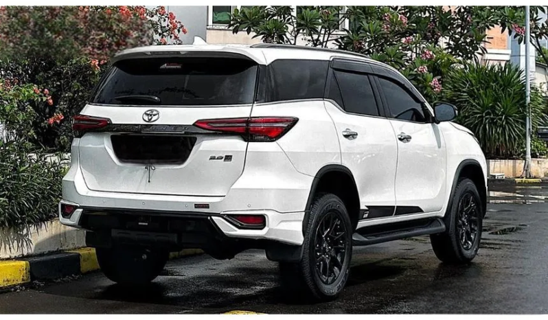 2024 Toyota Fortuner 2.8 GR Sport SUV KM 1.200 PERAK TDK JD PKAI Toyota New Fortuner 2.8 GR Sport AT FACELIFT White On Black NIK 2024 LIKE NEW full