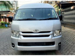 2024 Toyota Hiace 3.0 Commuter Van Wagon full