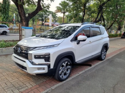 2022 Mitsubishi Xpander 1.5 CROSS Premium Package Wagon full