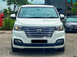 2021 Hyundai Grand Starex 2.5 Executive Prime 41K KM ONLY 11 SEATERS FULL SPEC POWER DOOR POWER BOOT FULL SERVICES RECORD UNDER HYUNDAI WARRANTY 2025 full