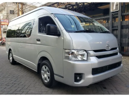 2024 Toyota Hiace 3.0 Commuter Van Wagon full