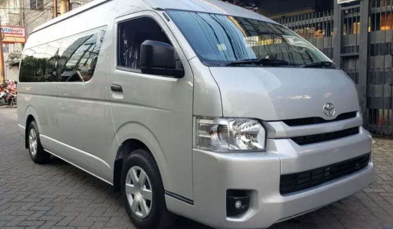 2024 Toyota Hiace 3.0 Commuter Van Wagon full