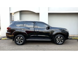 2024 Nissan Terra 2.5 VL Wagon 4×4 AT Hitam NIK 2024 FACELIFT EDITION LANGKA [ LIMITED ] full