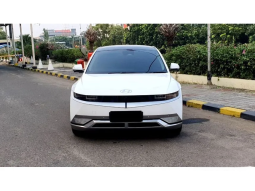 2024 Hyundai IONIQ 5 0.0 Long Range Signature Wagon EV AT Putih Pemakaian 2024 NIK 2023 [ KM ANTIK 6RB ] full