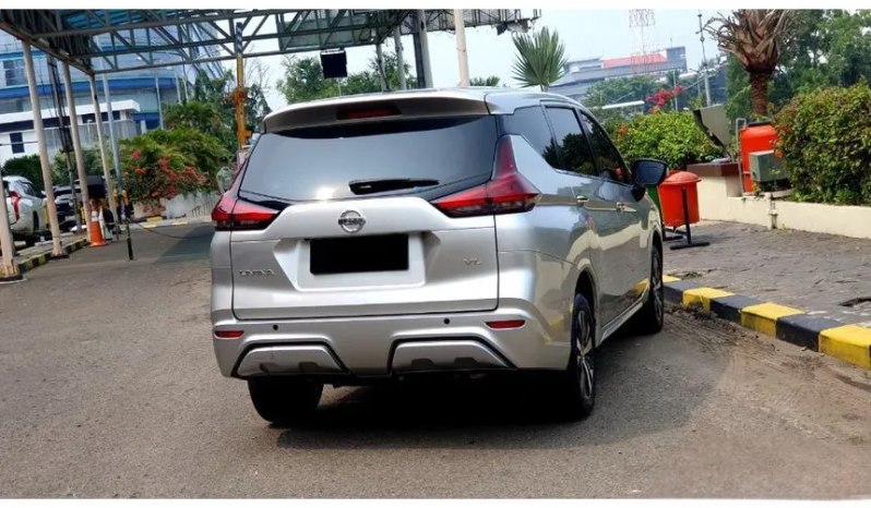 2022 Nissan Livina 1.5 VL Wagon silver km 5 ribuan pajak panjang cash kredit proses bisa dibantu full