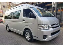 2024 Toyota Hiace 3.0 Commuter Van Wagon full