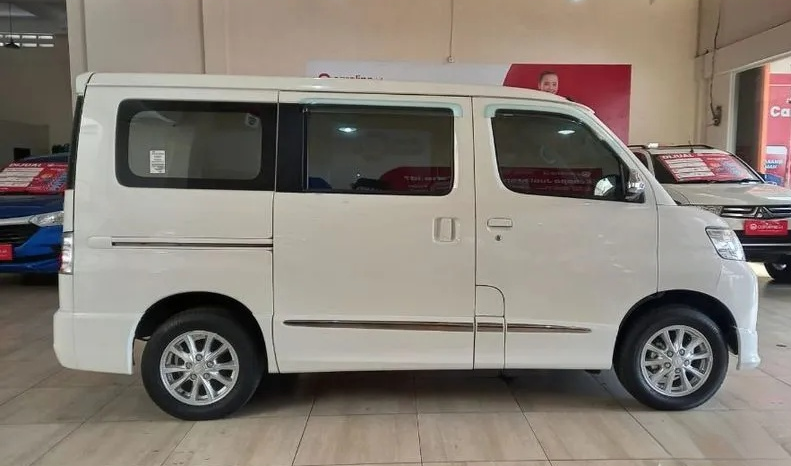 2024 Daihatsu Luxio 1.5 X MPV – BISA NEGO full