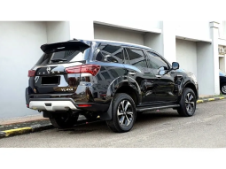 2024 Nissan Terra 2.5 VL Wagon 4×4 AT Hitam NIK 2024 FACELIFT EDITION LANGKA [ LIMITED ] full