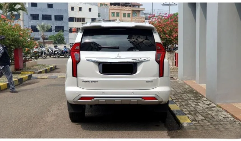 2022 Mitsubishi Pajero Sport 2.4 Dakar SUV 4×2 AT Putih  [ SUNROOF ] full