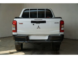 2023 Mitsubishi Triton 2.4 ULTIMATE Dual Cab Pick-up (LOW KM11rb) full