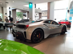 2020 Ferrari 488 Pista 3.9 Coupe Grigio Titanio Metall on Alcantara Charcoal, Hub Kevin full