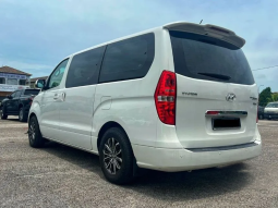 2021 Hyundai Grand Starex 2.5 Executive Prime 41K KM ONLY 11 SEATERS FULL SPEC POWER DOOR POWER BOOT FULL SERVICES RECORD UNDER HYUNDAI WARRANTY 2025 full