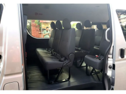 2024 Toyota Hiace 3.0 Commuter Van Wagon full