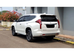 2022 Mitsubishi Pajero Sport 2.4 Dakar SUV 4×2 AT Putih  [ SUNROOF ] full