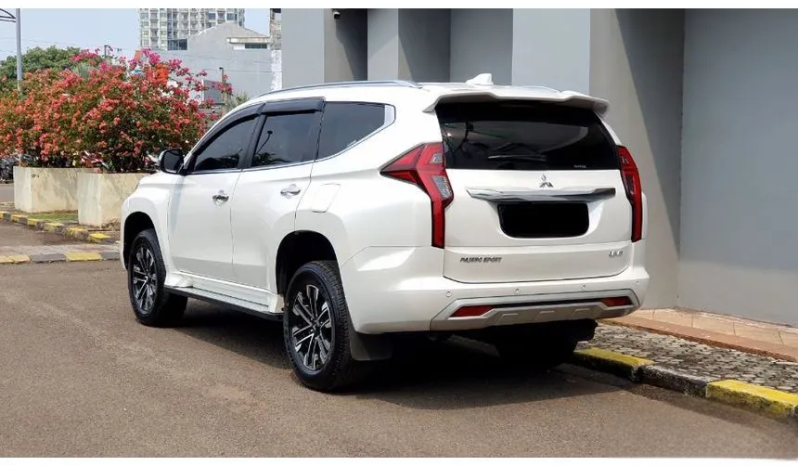 2022 Mitsubishi Pajero Sport 2.4 Dakar SUV 4×2 AT Putih  [ SUNROOF ] full