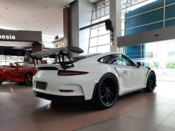 2016 Porsche 911 4.0 GT3 RS Coupe White on Black full