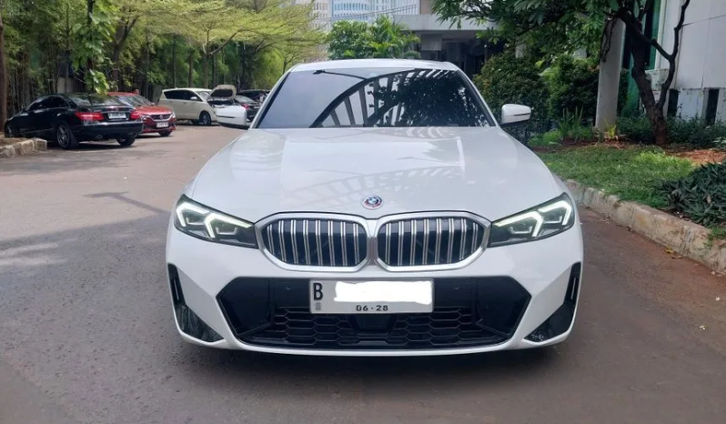 2023 BMW 320i 2,0 M Sport Sedan full