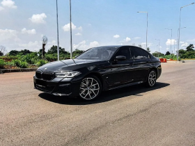 2024 BMW 520i 2.0 M Sport Sedan Km 9 Rbuan DEAL DP MINIM