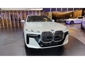 2023 BMW 735i 3.0 M Sport Sedan