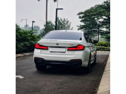 2023 BMW 520i 2.0 M Sport Sedan. REVIEWNYA SELALU MEMUASKAN. BARU 8.000KM, WARRANTY PANJANG, SANGAT CANTIK DAN SPORTY full