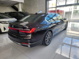 2022 BMW 740Li 3.0 Opulence Sedan Hitam Final Edition ATPM Black on Mocca full