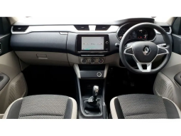 2020 Renault Triber 1.0 RXZ Wagon Easy-R Matic Pemakaian full