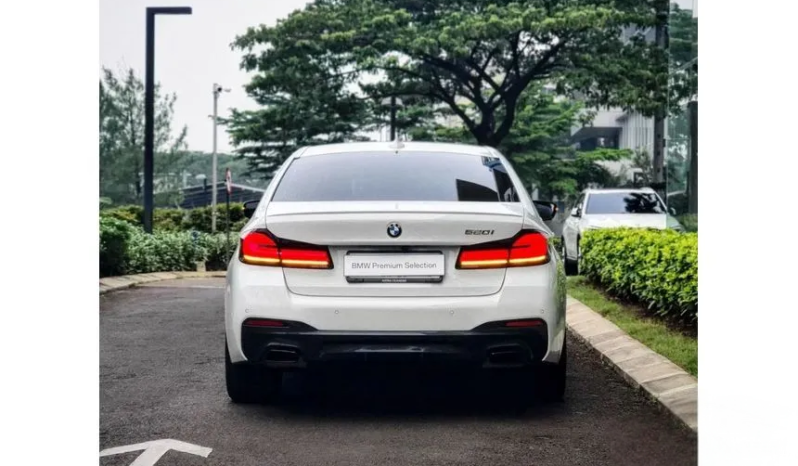 2023 BMW 520i 2.0 M Sport Sedan. REVIEWNYA SELALU MEMUASKAN. BARU 8.000KM, WARRANTY PANJANG, SANGAT CANTIK DAN SPORTY full