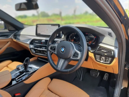 2023 BMW 520i 2.0 M Sport Sedan full