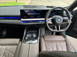 2024 BMW i5 0.0 eDrive40 M Sport Sedan full