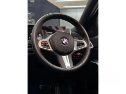 2023 BMW 330i 2.0 M Sport Pro Sedan full