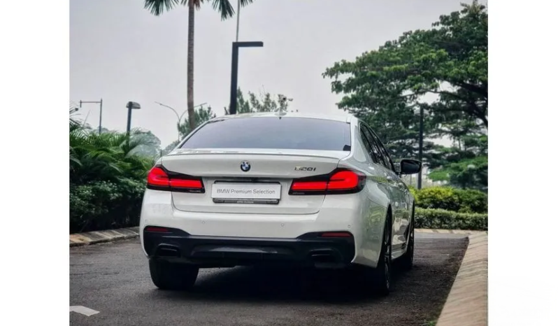 2023 BMW 520i 2.0 M Sport Sedan. REVIEWNYA SELALU MEMUASKAN. BARU 8.000KM, WARRANTY PANJANG, SANGAT CANTIK DAN SPORTY full