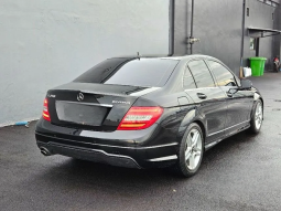 2013 Mercedes-Benz C250 1.8 CGI Sedan full