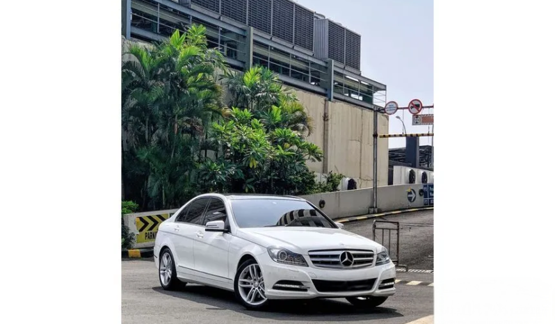 2013 Mercedes-Benz C300 3.0 Avantgarde Sedan KM 50.000 ANTIK SEKALI Mercedes Benz C300 Facelift 3000CC 2013 V6 White On Black Full Spec Perfect full