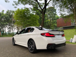 2023 BMW 530i 2.0 M Sport Sedan full