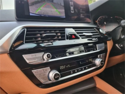 2021 BMW 520i 2.0 M Sport Sedan full