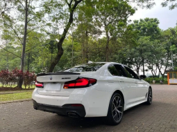 2023 BMW 530i 2.0 M Sport Sedan full