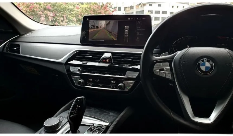 2022 BMW 530i 2.0 Opulence Sedan AT Hitam Sunroof – Low KM17rb – RECORD full