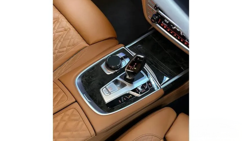 2022 BMW 740Li 3.0 Opulence Sedan Km 2 Rbuan, Pajak Hidup full