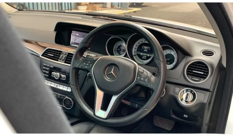 2013 Mercedes-Benz C300 3.0 Avantgarde Sedan KM 50.000 ANTIK SEKALI Mercedes Benz C300 Facelift 3000CC 2013 V6 White On Black Full Spec Perfect full