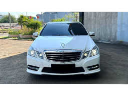 2013 Mercedes-Benz E300 3.0 Avantgarde AMG Sedan E 300 Panoramic CKD AT Putih 2013 2014 [ LOW MILES ] full