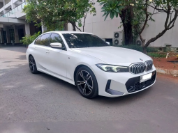 2023 BMW 320i 2,0 M Sport Sedan full