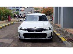 2023 BMW 320i 2.0 M Sport Sedan 320 i (G20) Sedan LCi AT Alphine White 2023/2024 [LOW KM] full