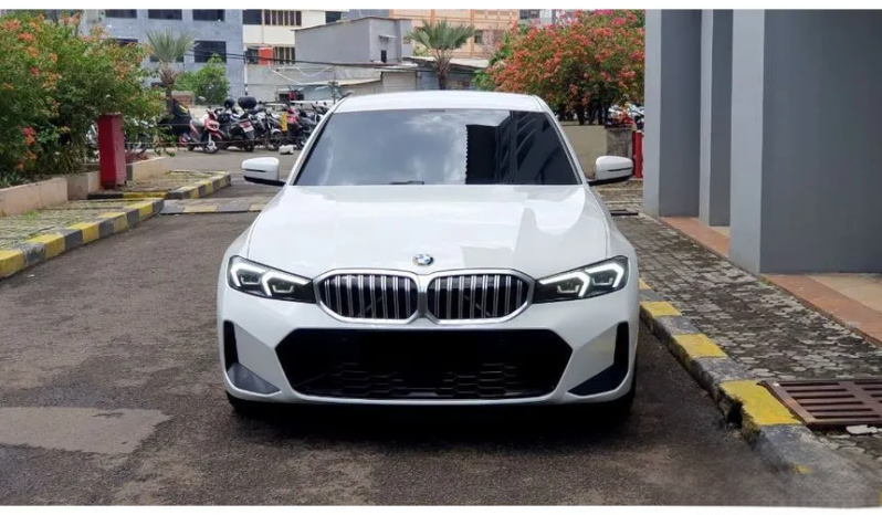 2023 BMW 320i 2.0 M Sport Sedan 320 i (G20) Sedan LCi AT Alphine White 2023/2024 [LOW KM] full