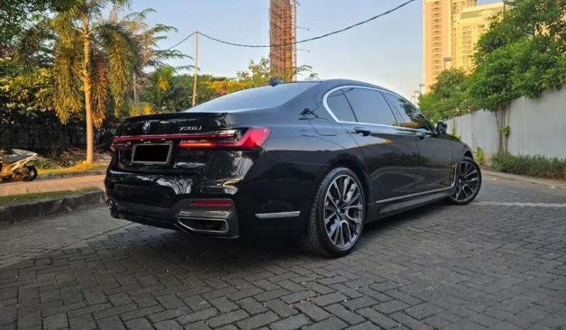 2021 BMW 730Li 2.0 M Sport Sedan full